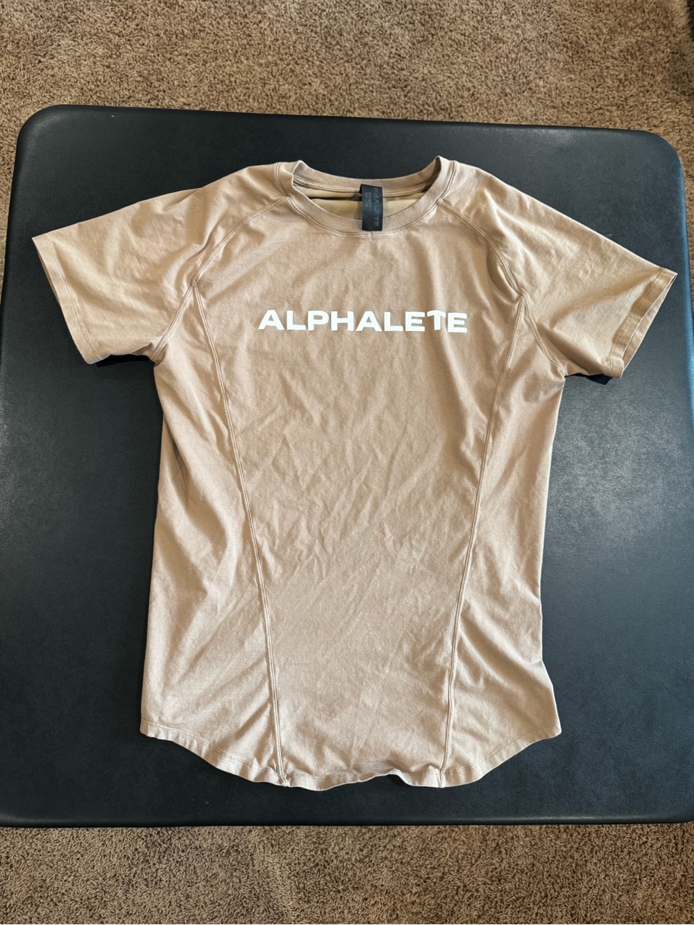 Alphalete L Short-Sleeve Velocity Tee — Beige/Tan